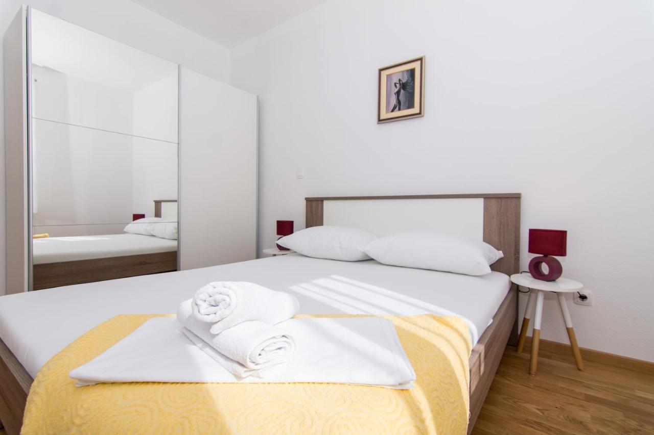 Apartments Ploka Trogir Exterior photo